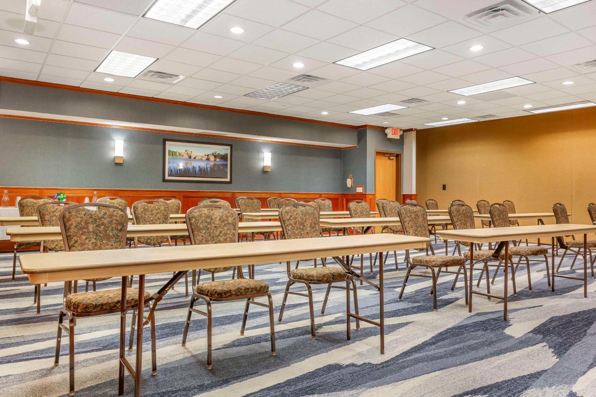 Comfort Inn & Suites Rapid City Near Mt Rushmore Zewnętrze zdjęcie